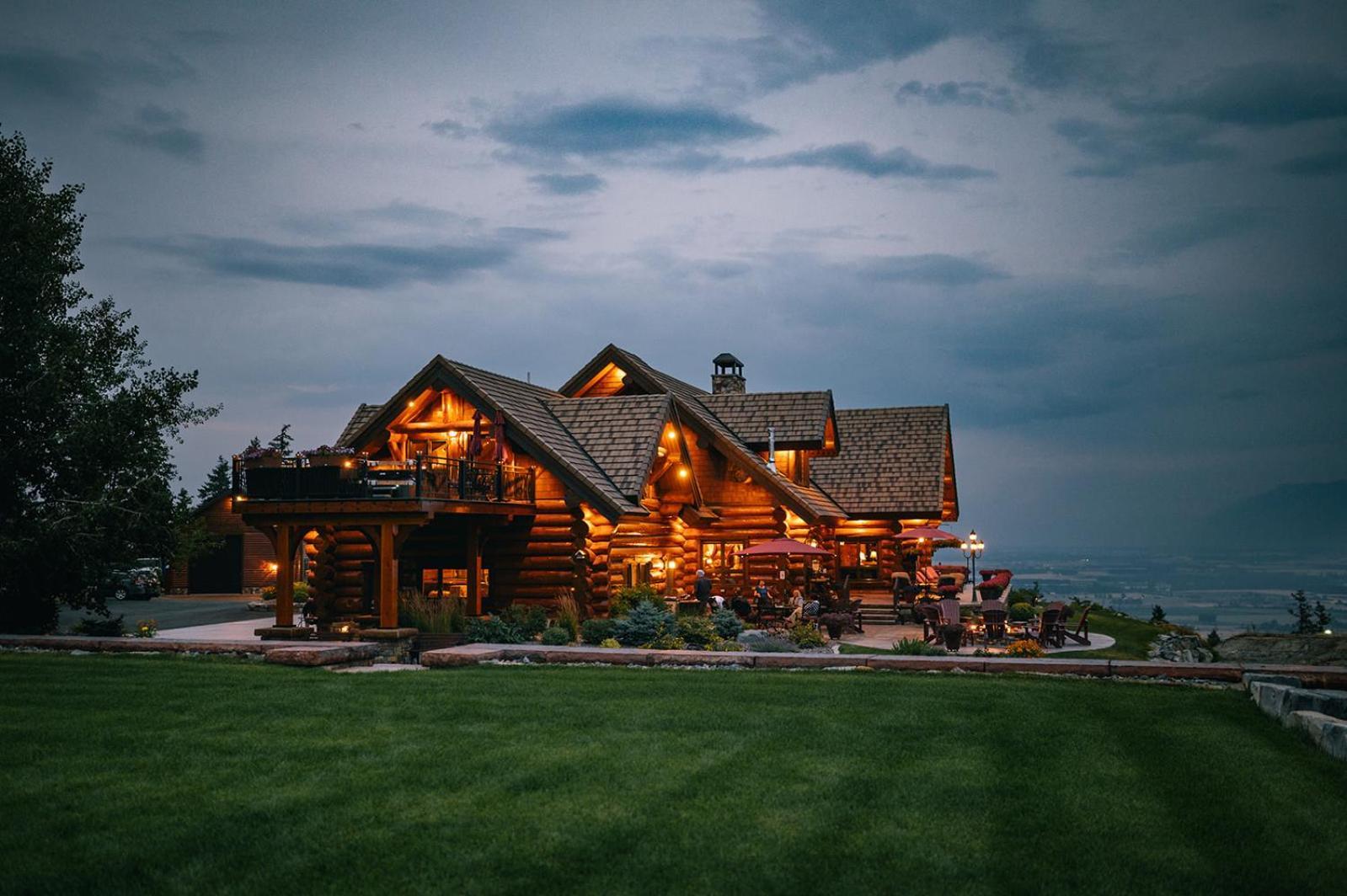 Coyote Bluff Estate Bed & Breakfast Somers Exterior photo